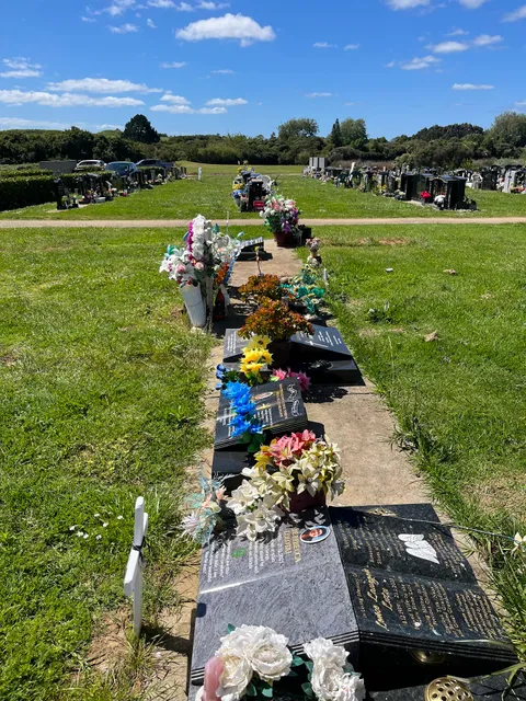 Manukau Memorial Gardens (Manukau Cemetery)