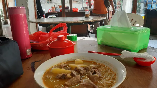 Ketupat Gloria 65 Ny. Kartika Tjandra Glodok