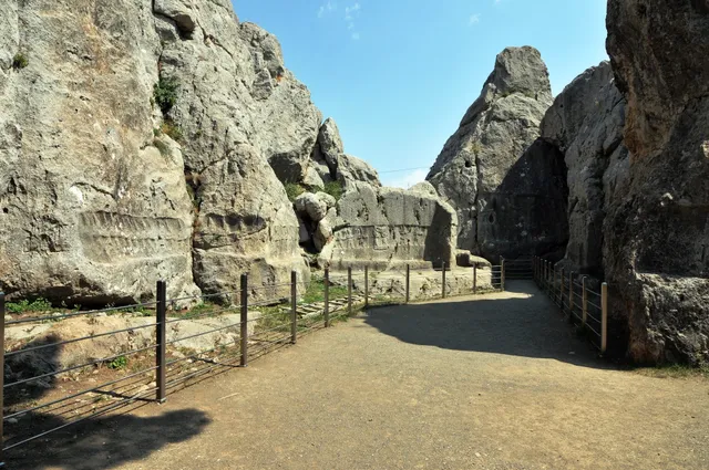 Yazilikaya Acik Hava Tapinagi