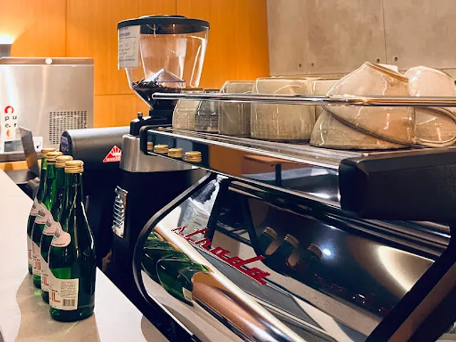 FOUR CORNERS - Coffee Shop Bogor