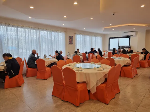 Super Six Seafood Restaurant 六福海鲜酒楼