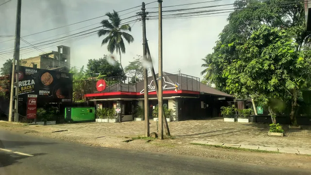Pizza Hut - Kuruwita