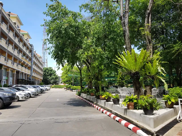 Paholyothin Park Place