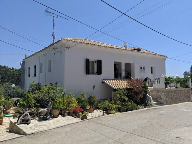 Charlies Venus Apartments