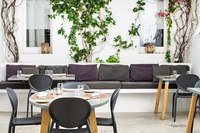 Mon Restaurant & Hotel