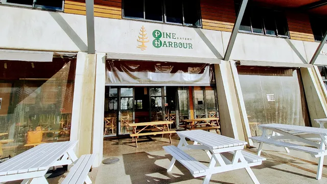Pine Harbour Eatery