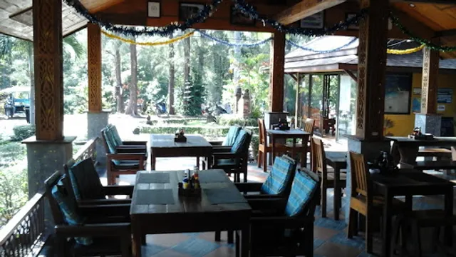 Pearl Restaurant & Bar