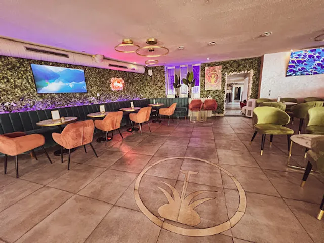 Flowers Bar & Lounge