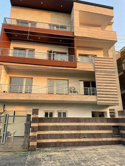 OYO Hotel Daffodils Inn Near Omaxe Celebration Mall