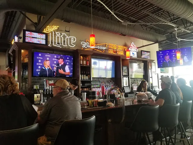 Good Life "At The Creek" - Elkhorn