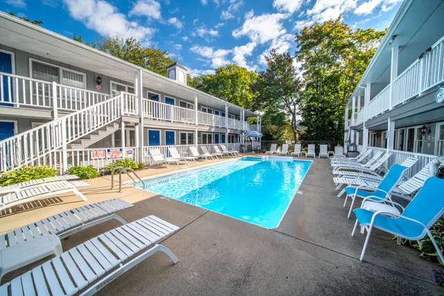 Stage Run By The Sea