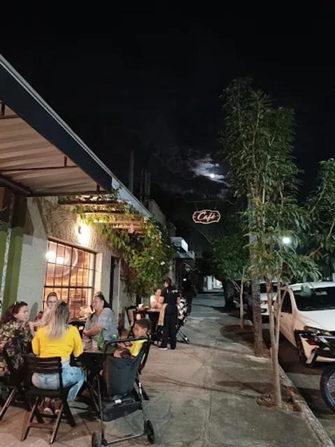 Dona Mariquita Café & Doces