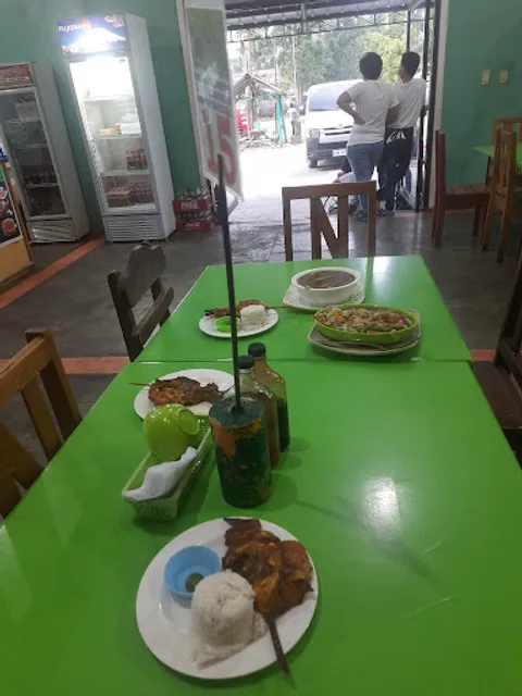 Nadies Chicken House