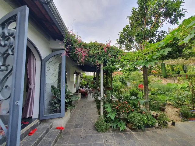 Vom Vom Garden House