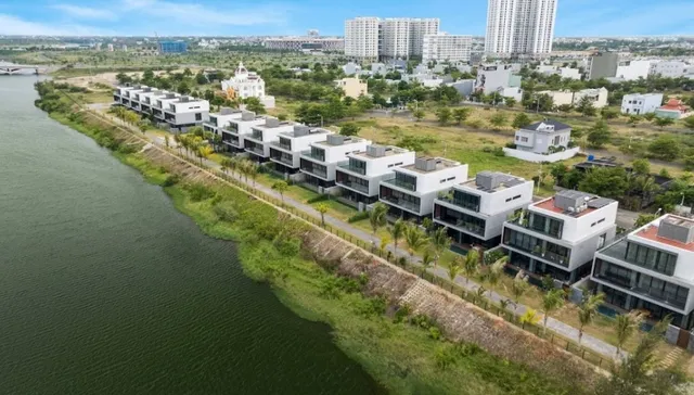 Lucky Riverside Villa Danang