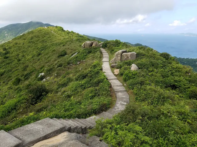 Ling Kok Shan(250m）