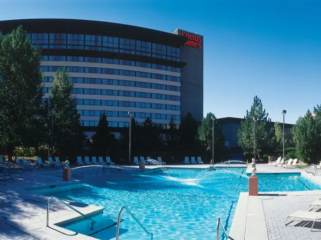 Horseshu Hotel & Casino