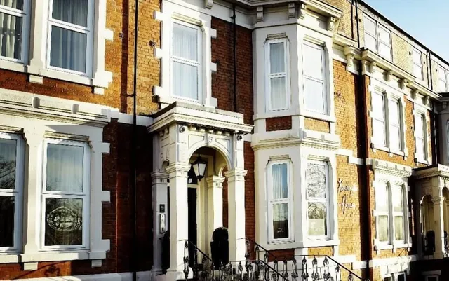 Kensington House by Warren Collection