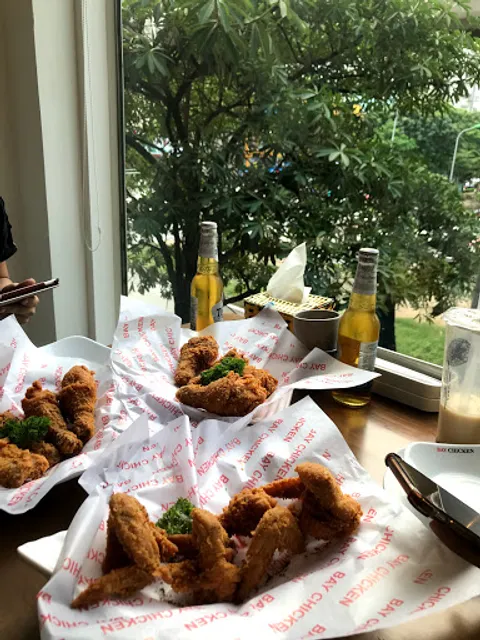 Bay Chicken Hoàng Cầu Mới