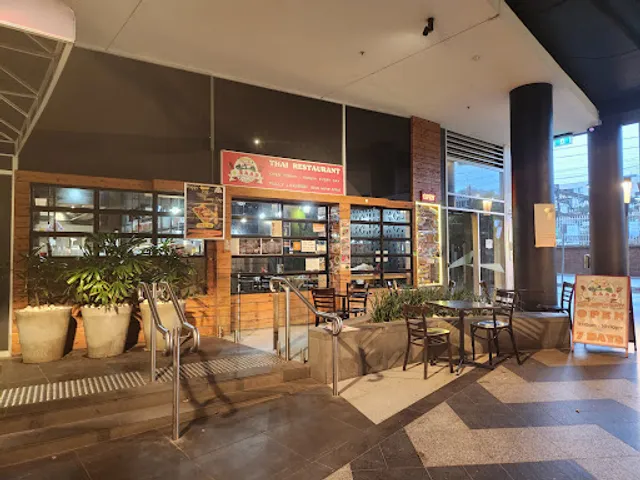 7 ZAAB THAI RESTAURANT