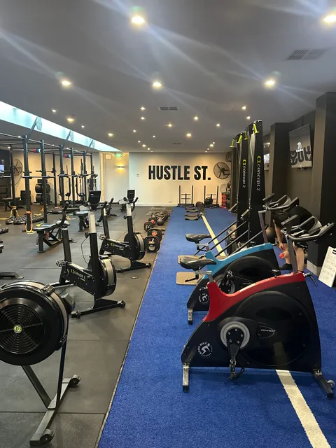 HUSTLE STREET Training Hawthorn