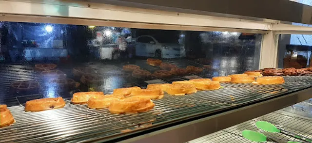 ตลาดโต้รุ่ง