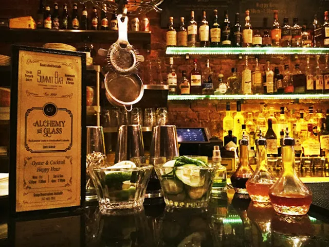 The Summit Bar & Cafe