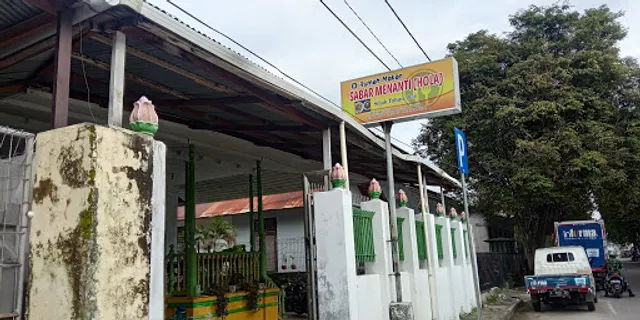 Rumah Makan Sabar Menanti (RM Holla)