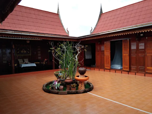 Rueanmalai Homestay