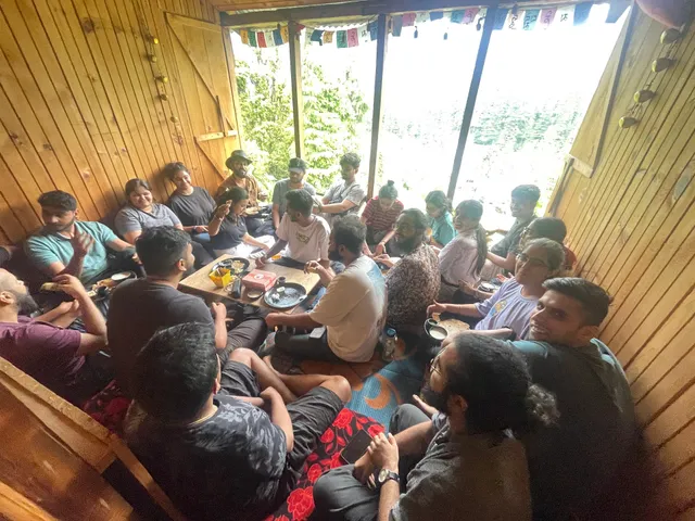 Mud Hostel & Cafe Shangarh