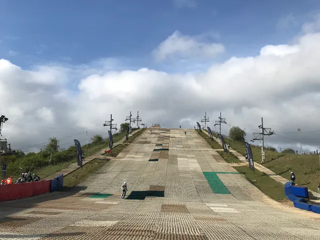 Gosling Ski & Snowboard Centre