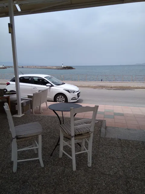 Yacht Food Lounge Cafè