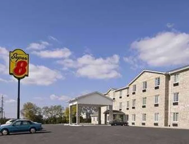 Super 8 by Wyndham Bowling Green North