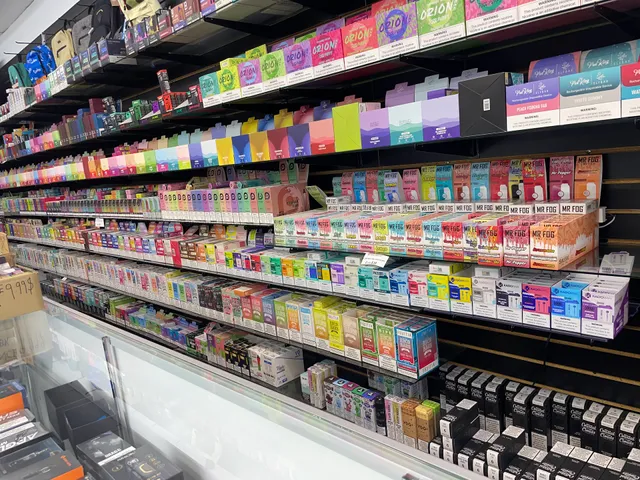 Hard Rock Smoke & Vape