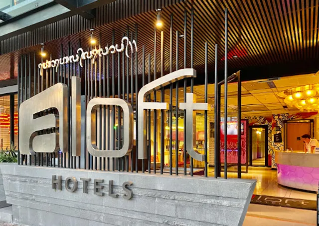 KAHUNA Rooftop Pool & Restaurant