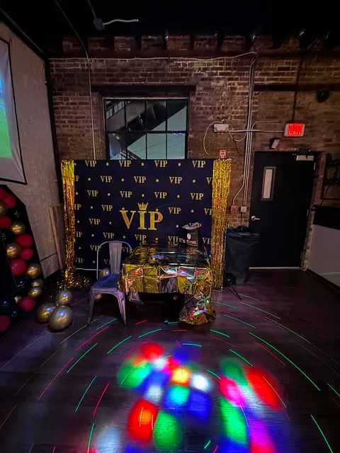 HighRollersCompany / Bar The Hour