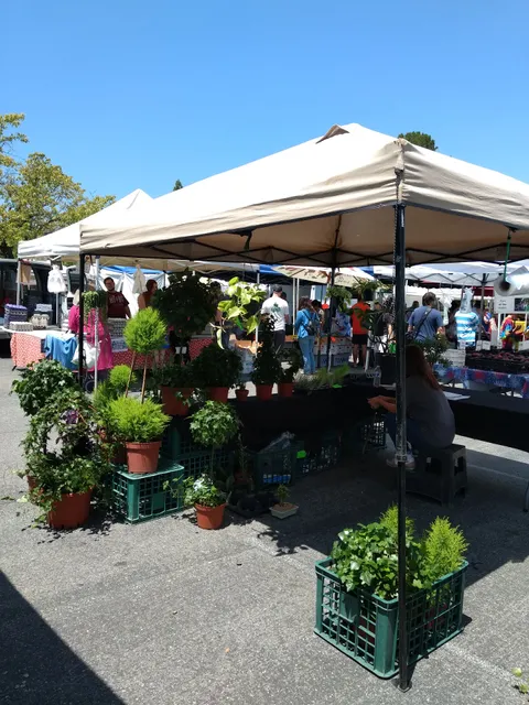 Saratoga Farmers' Market at West Valley College