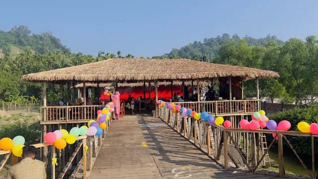 TUPTUP Resto & Resort