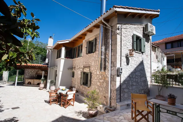 La Casa di Bella / Stone house with barbecue