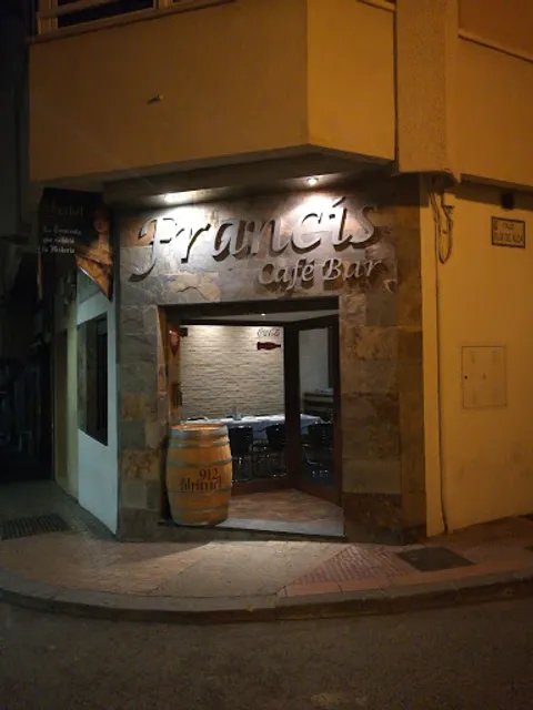 Francis Café Bar