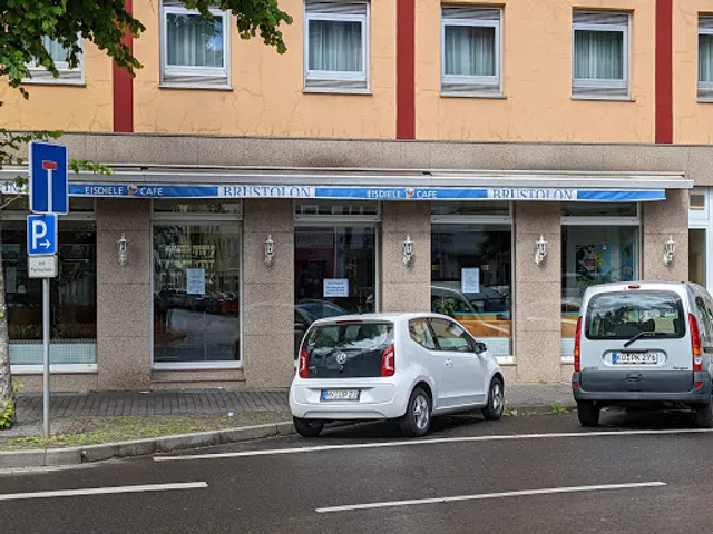 Brustolon the station square