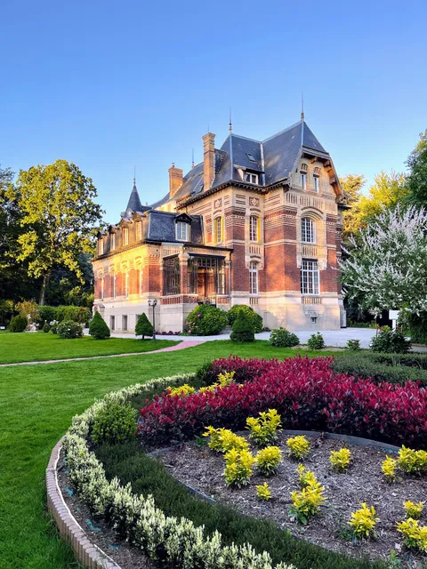 Château De Moliens