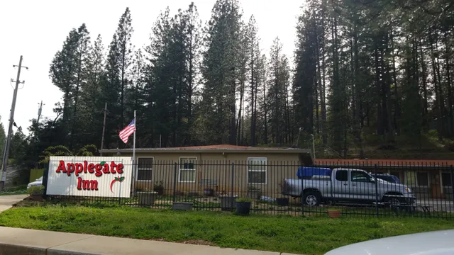 Applegate Inn