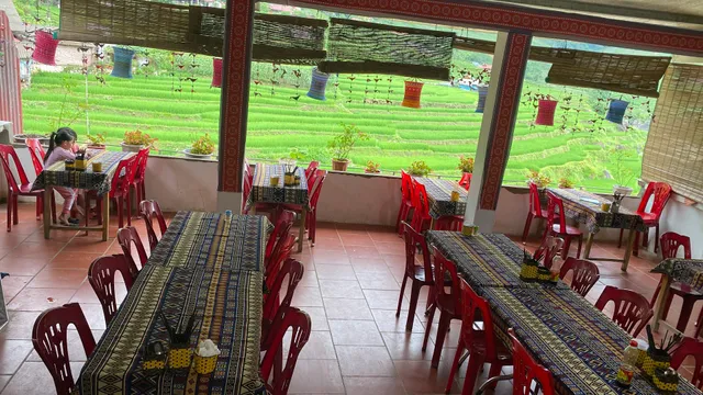 A PHỦ LOCAL RESTAURANT