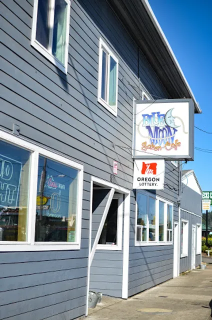 The Blue Moon Saloon & Cafe