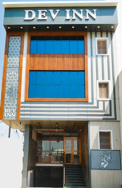 Hotel Dev Inn
