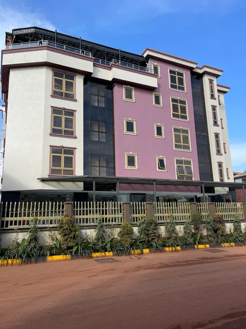 THE GRANDVILLE MANOR