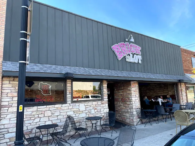 Brick Lot Pub & Grill