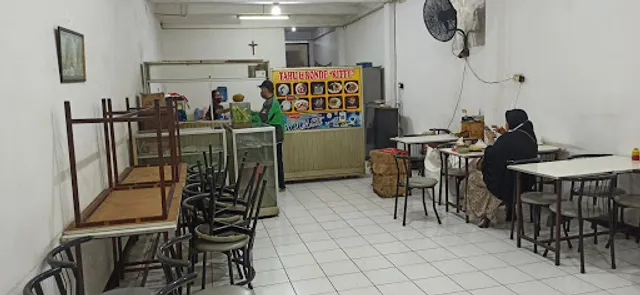 Tahu Dan Ronde Kitty