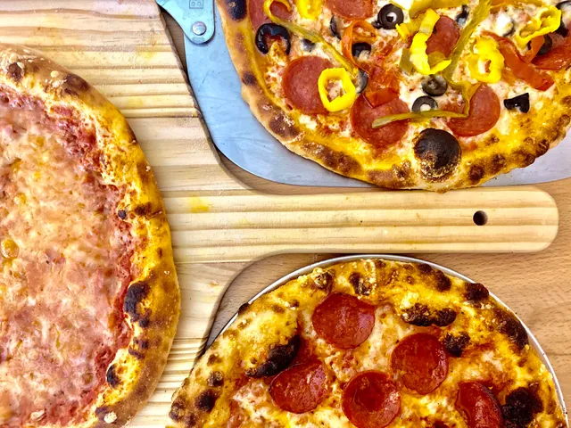 Mikey Rays Pizza (Formerly Hideaway Heights)